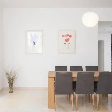 Aelia Serenity, Kampos Parikia (Paros)