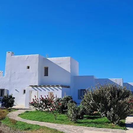 Aelia Serenity, Kampos * Parikia (Paros)